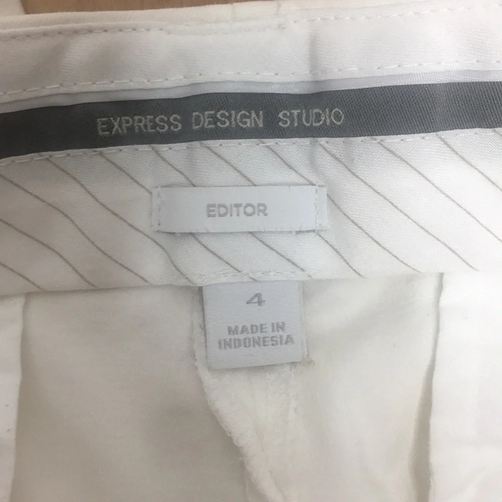 Express Design Studio shorts - Picture 3 of 4